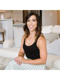 Christina Wyatt - RE/MAX Boone Realty