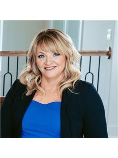 Lacey Adams - RE/MAX Premier Properties