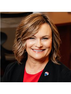 Tandi Ball - RE/MAX Boone Realty