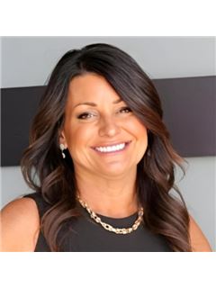 Amy Van Buren - RE/MAX Lake Of The Ozarks