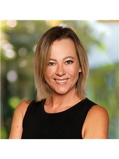 Angel Borgardt - RE/MAX Lake Of The Ozarks