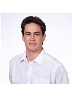 Jonathan M Beasley - RE/MAX Jefferson City