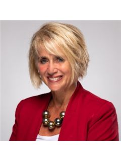 Josie Mantle - RE/MAX Lake of the Ozarks