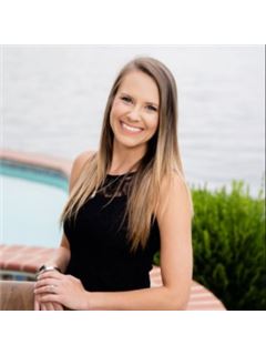 Kayla Conoyer - RE/MAX Lake Of The Ozarks