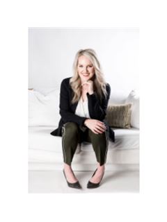 Katie E Wallace - RE/MAX Advantage South