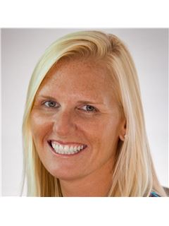 Jennifer E. Lawrence - RE/MAX Paradise