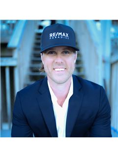 Matthew J Welch - RE/MAX Paradise