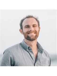 Matthew C Waters - RE/MAX Paradise