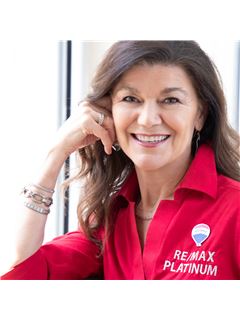 Broker/Owner - Kim Hallmark - RE/MAX Platinum