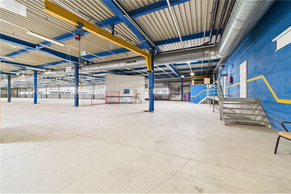 บ้านที่กั้นเป็นสองส่วน - อุตสาหกรรม - Biasca, Tessin - CH - 43 - 119001001-2933