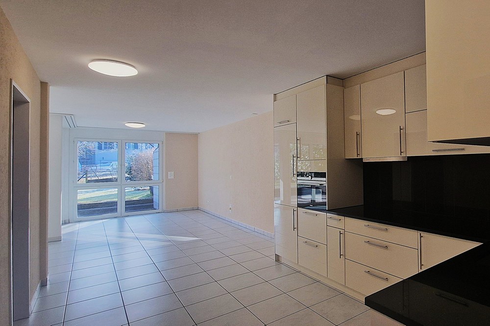 Andere - Kauf - Uster, Zürich - F_Küche & Wohnzimmer_3.5 Zi EG-ETW_Seestr. 23_Uster 8610.jpg - 119841002-95