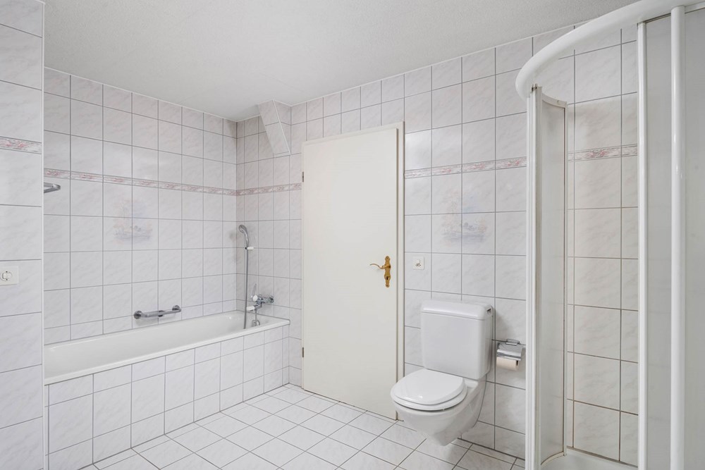 Einfamilienhaus - Kauf - Wohlen AG, Aargau - Badezimmer 2.jpg - 111241001-30