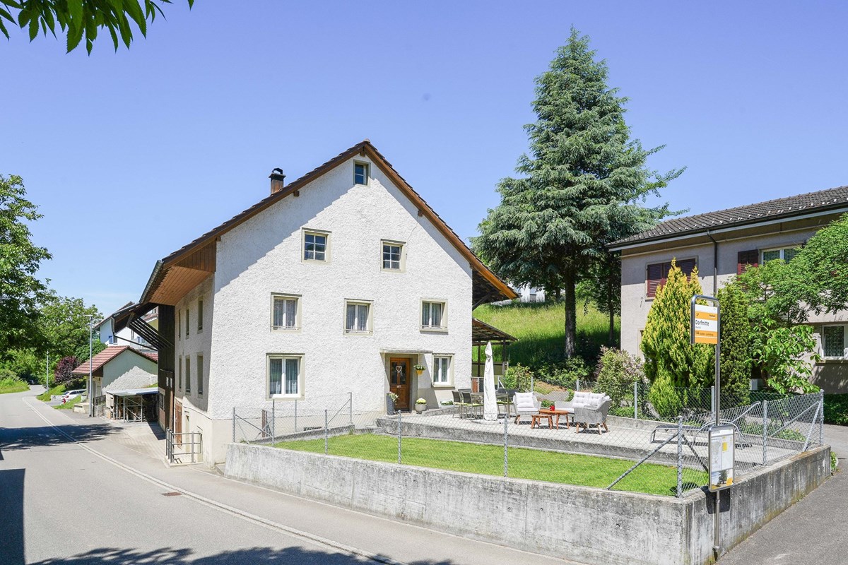 Bauernhof - Kauf - Ittenthal, Aargau - ittenthal hauptstrasse-aussen (6 von 23).jpg - 110091020-158