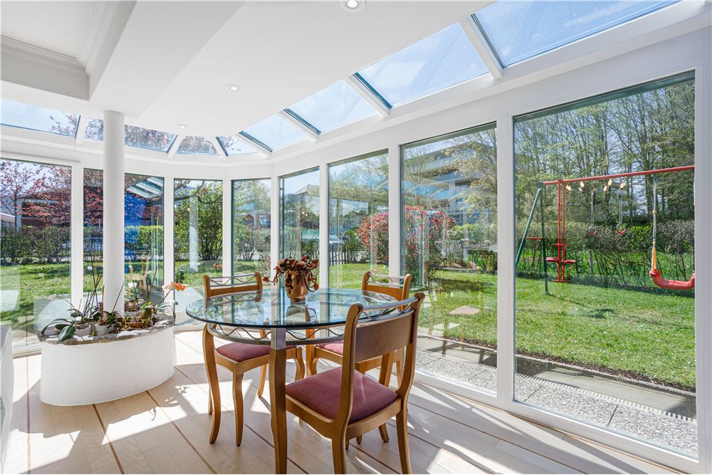 Residential House Bulle, Freiburg CH 11945103267 , RE/MAX