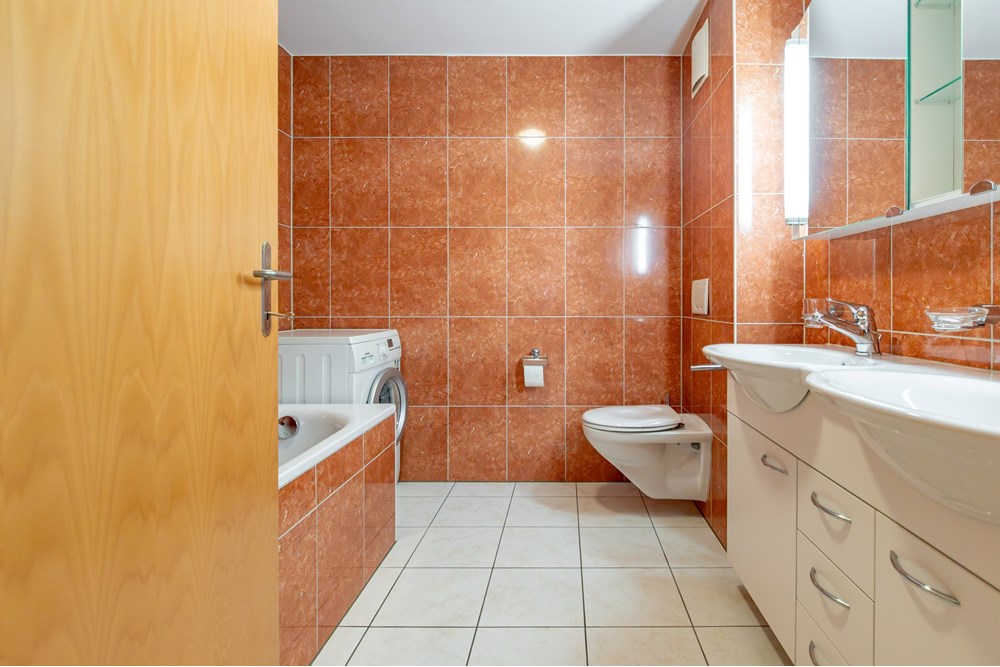 Wohnung - Kauf - Brig, Wallis - Badezimmer_3.jpg - 110400001-526