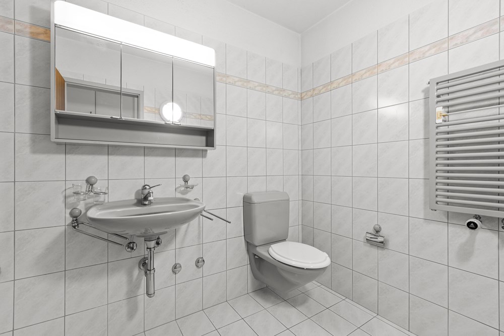 Wohnung - Kauf - Chur, Graubünden - Bad.jpg - 119141007-795