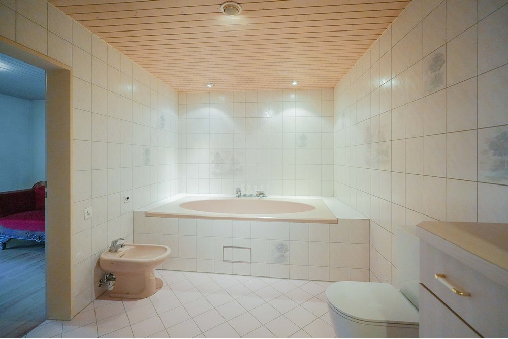 Einfamilienhaus - Kauf - Etzgen, Aargau - etzgen-dorfstrasse innen 20-12-2025 (8 von 42).jpg - 110091020-149