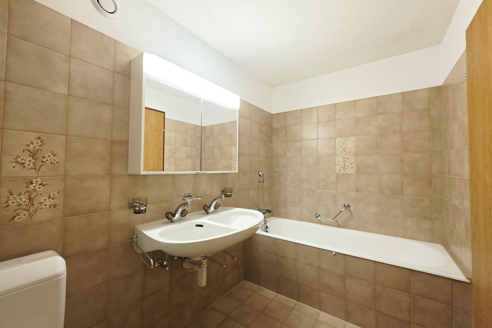 Wohnung - Kauf - Susten, Wallis - 5.5 Zi-Duplexwohnung in Susten_Badezimmer.jpg - 119101007-732