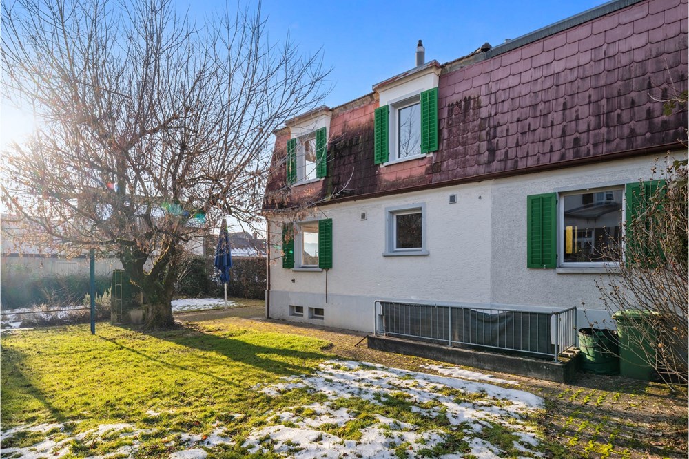 Einfamilienhaus - Kauf - Wohlen AG, Aargau - Aussenansicht mit Garten 2.jpg - 111241001-30