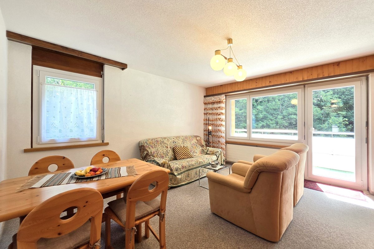 Wohnung - Kauf - Leukerbad, Wallis - 3.5 Zi-Wohnung in Leukerbad-Wohn- & Esszimmer.jpg - Wohn-/Esszimmer - 119101007-745