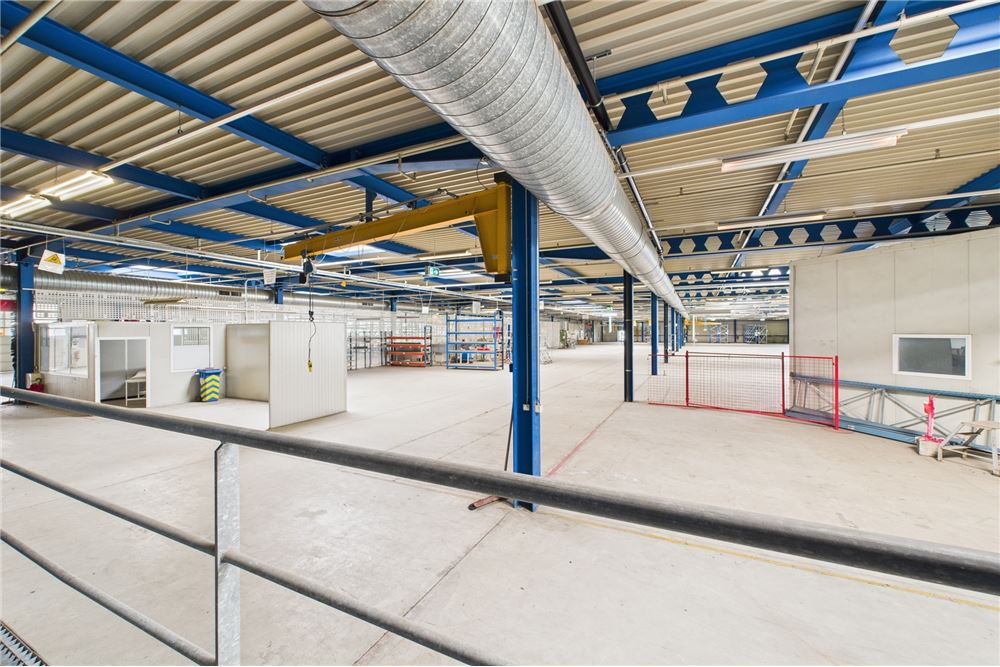 บ้านที่กั้นเป็นสองส่วน - อุตสาหกรรม - Biasca, Tessin - CH - 26 - 119001001-2933