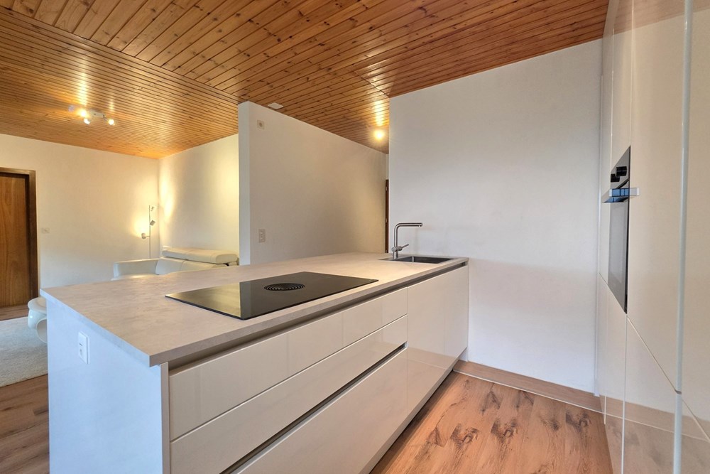 Wohnung - Kauf - Leuk Stadt, Wallis - 2.5 Zi-Wohnung in Leuk-Stadt-Küche.jpg - Küche - 119101007-739