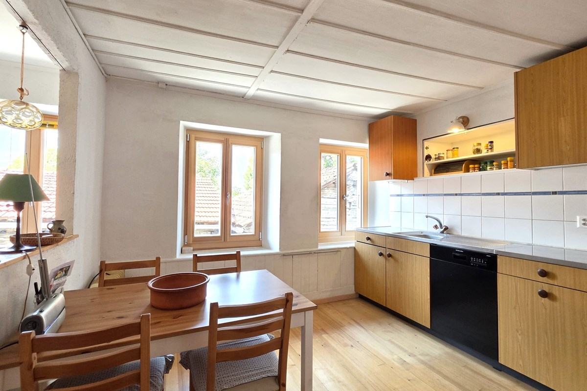 Einfamilienhaus - Kauf - Leuk Stadt, Wallis - EFH Leuk-Stadt_Küche-Essen a.jpg - Küche - 119101007-743