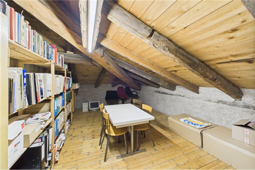 Residential - فيلا مستقله - Quinto, Tessin - CH - 86 - 119001001-2907