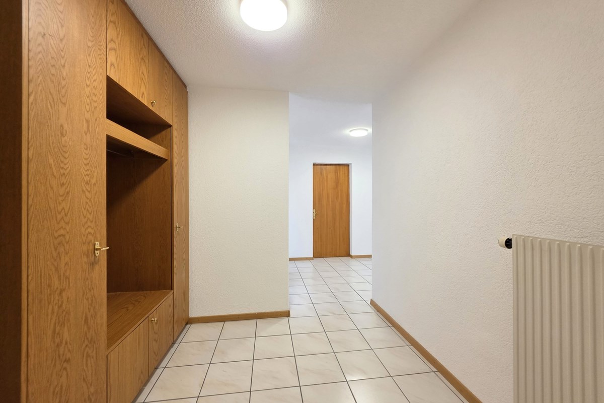 Wohnung - Kauf - Guttet-Feschel, Wallis - 2.5 Zimmerwohnung in Guttet_Eingang-Garderobe a.jpg - Eingangsbereich - 119101007-744