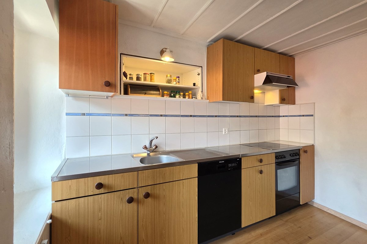 Einfamilienhaus - Kauf - Leuk Stadt, Wallis - EFH Leuk-Stadt_Küche.jpg - Küche - 119101007-743