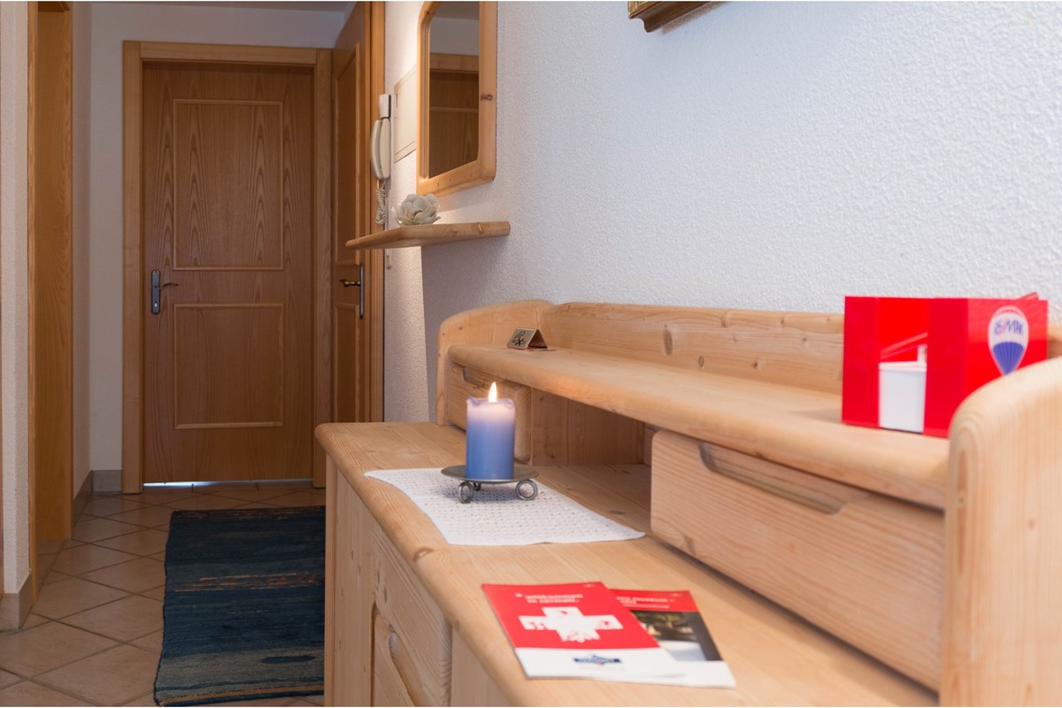 Wohnung - Vermietung - Zermatt, Wallis - 2148104_Korridor.jpg - 117400002-370