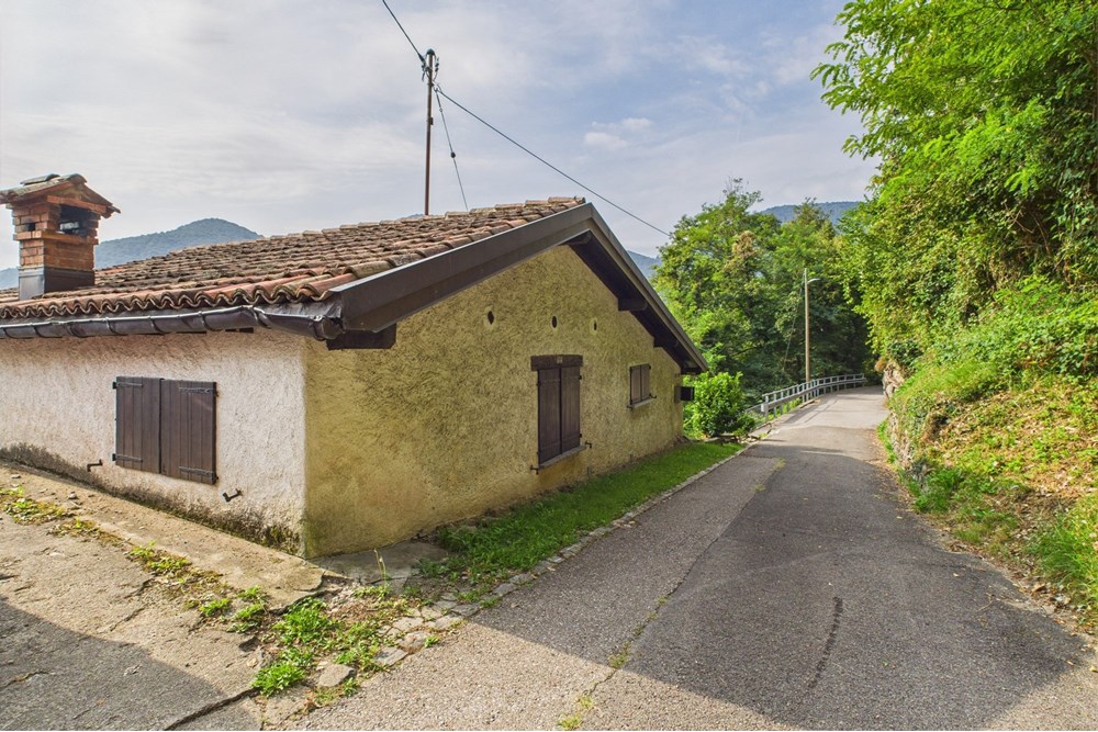 Residenziale - Villa Bifamiliare - Monteggio, Tessin - CH - CAM02262G0-PR0560-STILL001.jpg - 119001001-2948