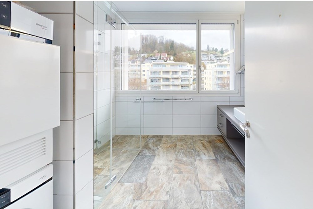 Attikawohnung - Kauf - Bülach, Zürich - 2-Zimmer-Attikawohnung-in-Bulach-Bathroom.jpg - 119641003-180