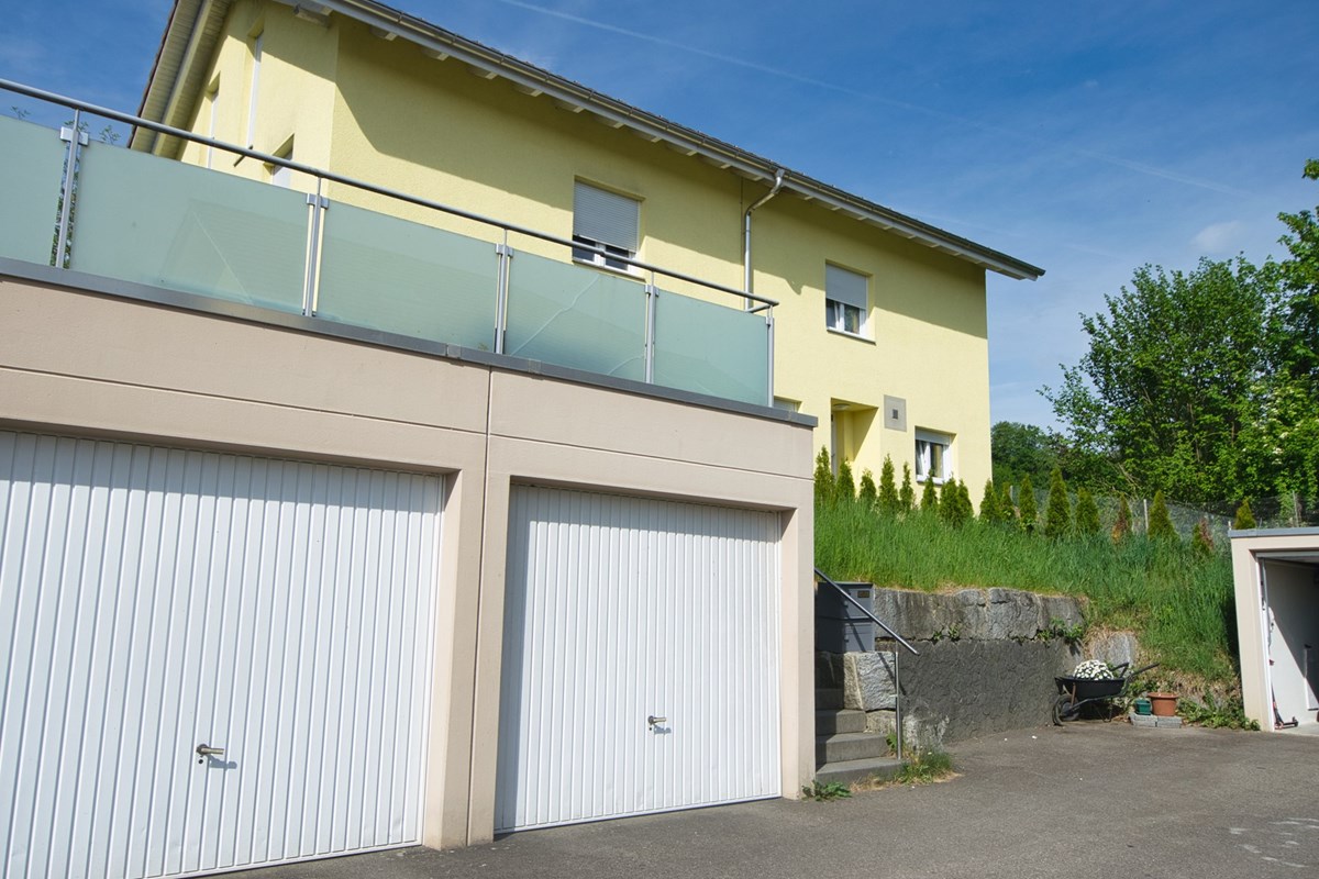 Doppelhaushälfte - Kauf - Menziken, Aargau - Garagenansicht.jpg - 111181001-30