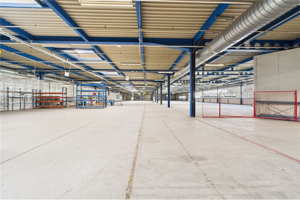 บ้านที่กั้นเป็นสองส่วน - อุตสาหกรรม - Biasca, Tessin - CH - 27 - 119001001-2933