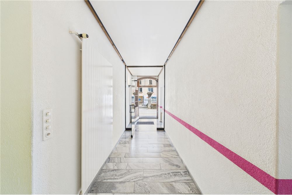 Comercial - Edificio - Quinto, Tessin - CH - 15 - 119001001-2893