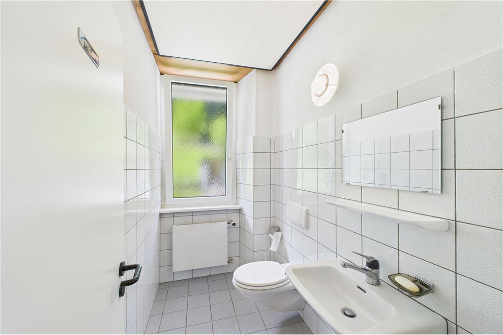 Comercial - Edificio - Quinto, Tessin - CH - 25 - 119001001-2893