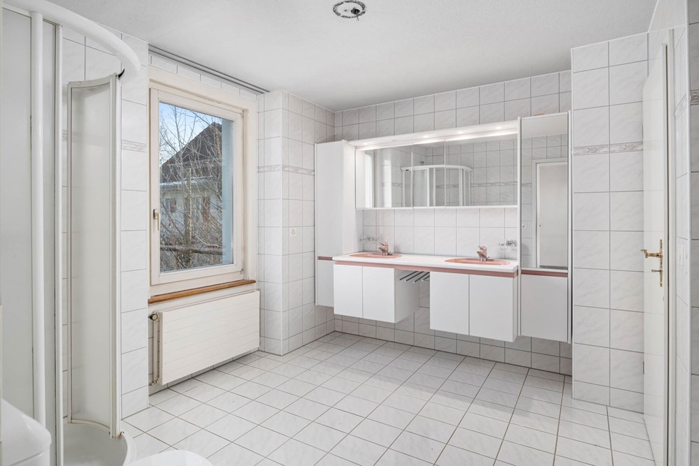 Einfamilienhaus - Kauf - Wohlen AG, Aargau - Badezimmer 1.jpg - 111241001-30