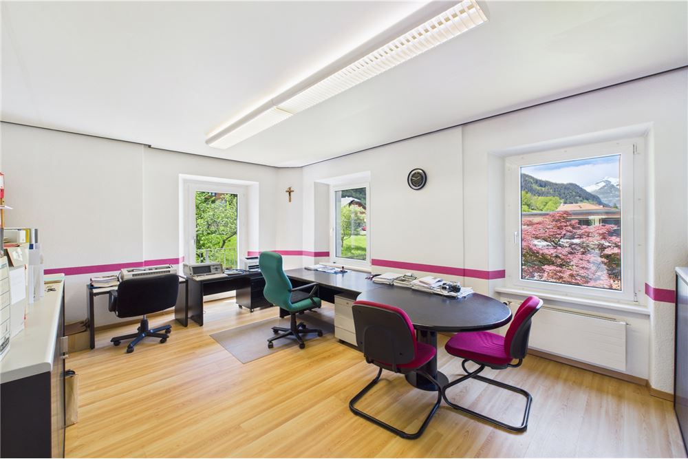 Comercial - Edificio - Quinto, Tessin - CH - 12 - 119001001-2893