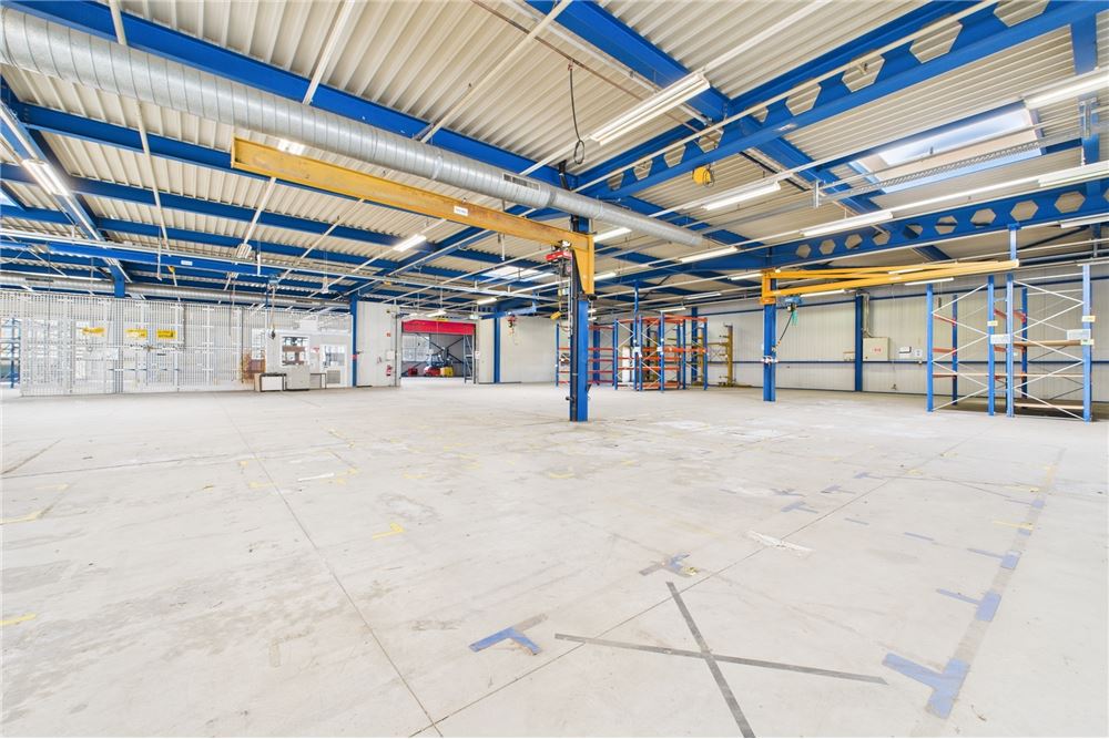 บ้านที่กั้นเป็นสองส่วน - อุตสาหกรรม - Biasca, Tessin - CH - 31 - 119001001-2933