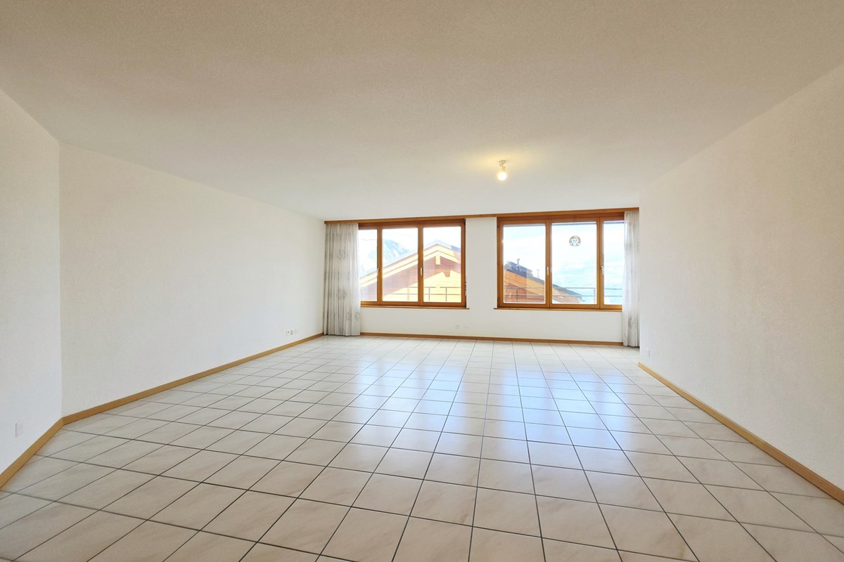 Wohnung - Kauf - Guttet-Feschel, Wallis - 2.5 Zimmerwohnung in Guttet_Wohn-Essbereich.jpg - Wohn-/Esszimmer - 119101007-744