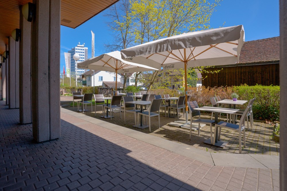 Restaurant - Kauf - Menziken, Aargau - Aussensitzplatz.jpg - 119271038-4