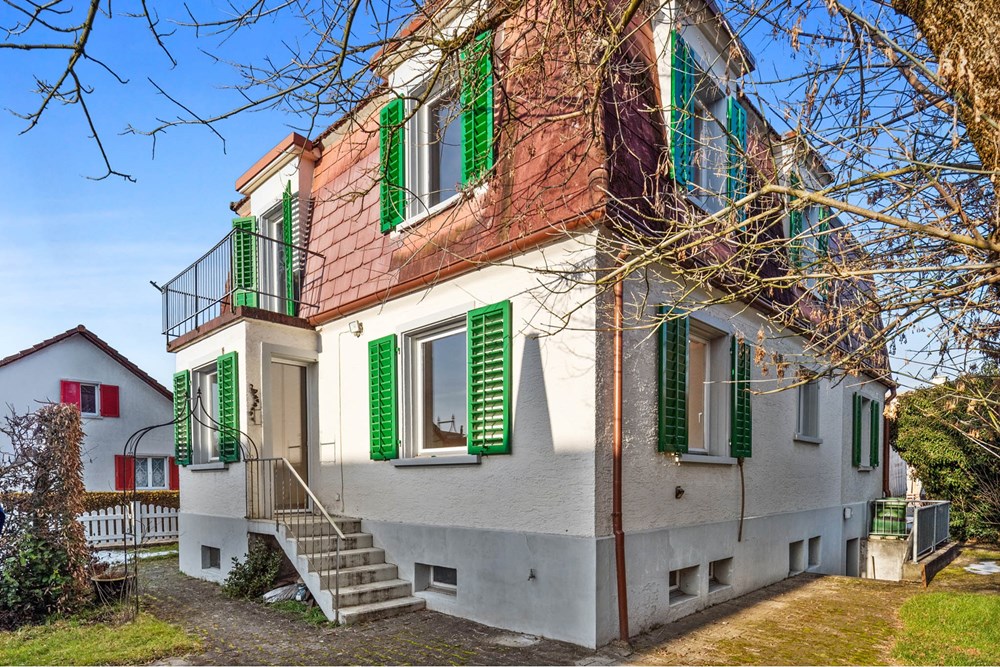 Einfamilienhaus - Kauf - Wohlen AG, Aargau - Aussenansicht mit Garten.jpg - 111241001-30