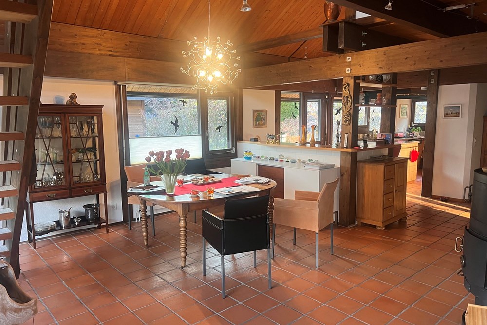 Einfamilienhaus - Kauf - Ringgenberg, Bern - EssplatzQuer.jpg - 117671005-582