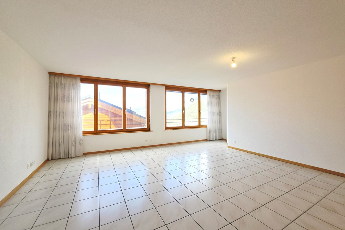 Wohnung - Kauf - Guttet-Feschel, Wallis - 2.5 Zimmerwohnung in Guttet_Wohn-Essbereich a.jpg - Wohn-/Esszimmer - 119101007-744