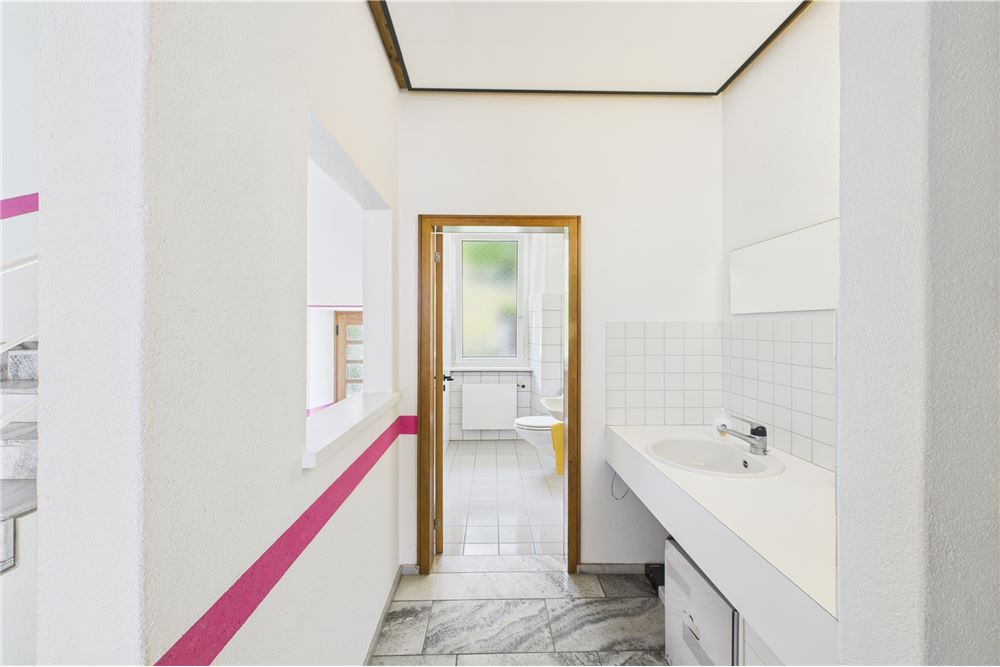 Comercial - Edificio - Quinto, Tessin - CH - 24 - 119001001-2893