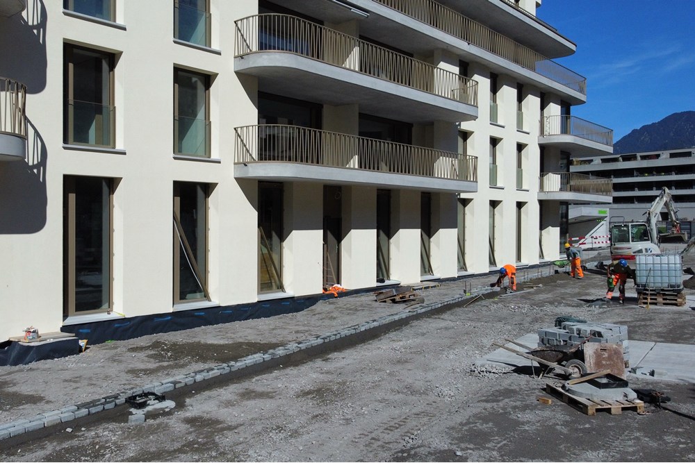 Gewerbe - Einzelhandel - Kauf - Chur, Graubünden - Gewerbefront Richtung Spital 10 mal 15.JPG - 119141006-303