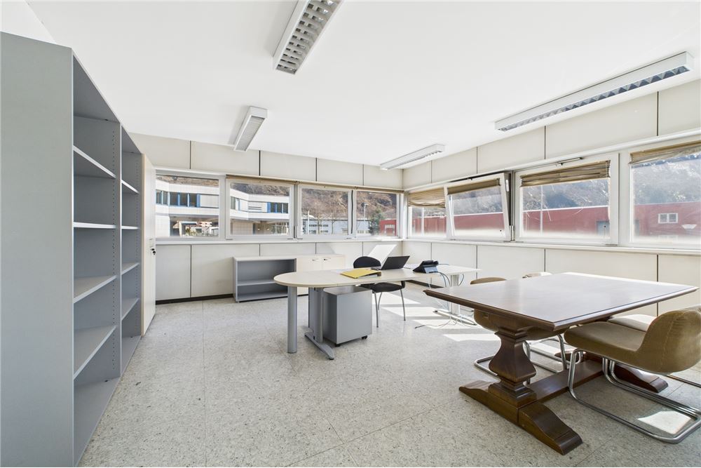 บ้านที่กั้นเป็นสองส่วน - อุตสาหกรรม - Biasca, Tessin - CH - 11 - 119001001-2933