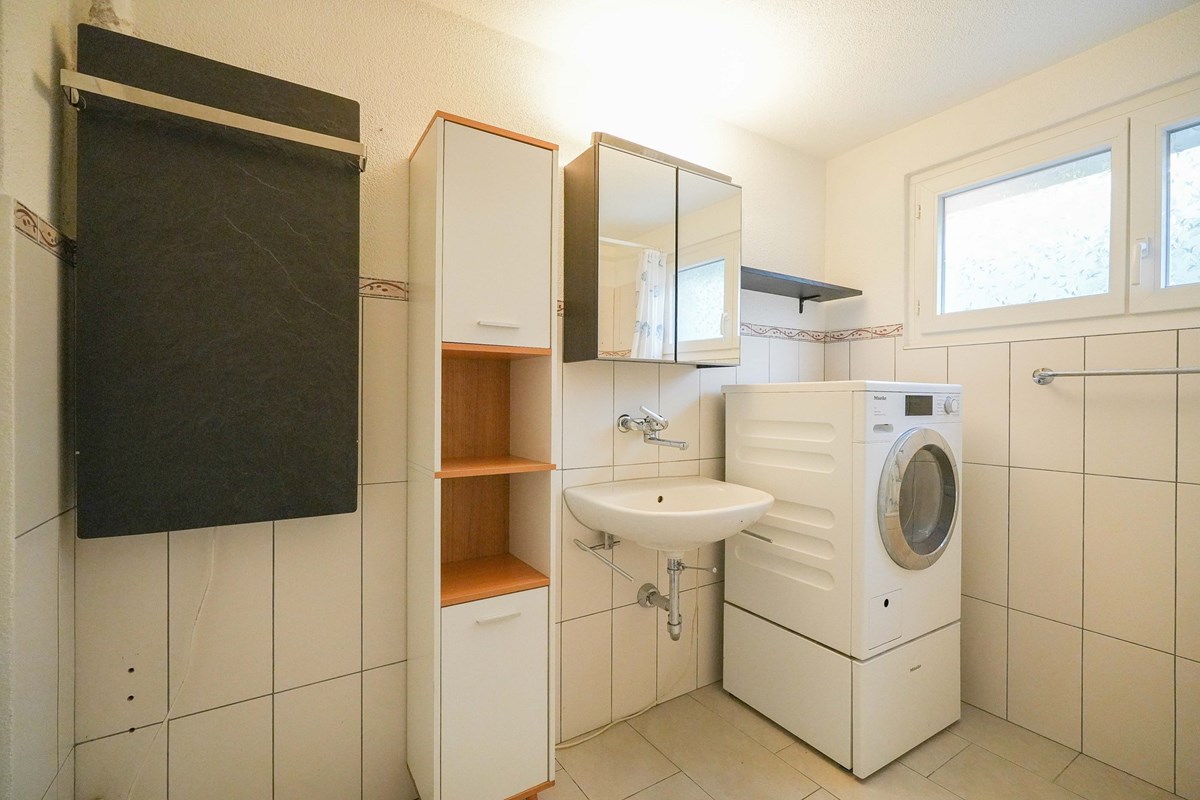 Einfamilienhaus - Kauf - Frick, Aargau - frick-kirchmattweg8-innen-efh-zukaufen-remaxfrick (5 von 13).jpg - 110091005-1549