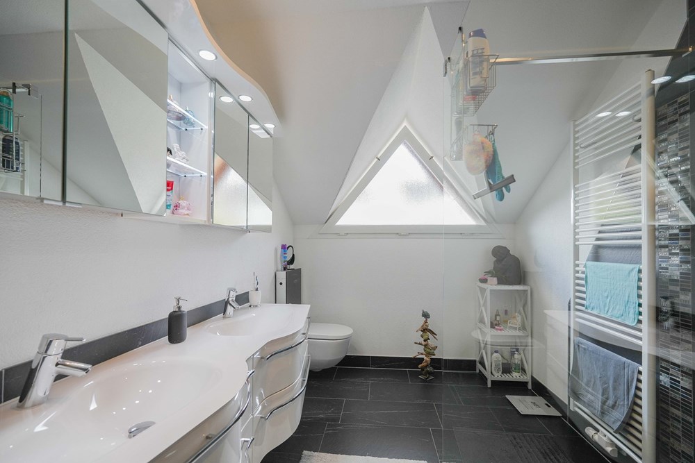 Einfamilienhaus - Kauf - Bözen, Aargau - boezen-unterdenreben-efh-innen-zukaufen-remaxfrick (43 von 70).jpg - 110091020-154